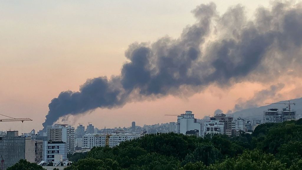Presiden AS Donald Trump mendesak warga Iran untuk meninggalkan Teheran dengan alasan apa yang menurutnya merupakan penolakan negara itu terhadap kesepakatan untuk mengekang pengembangan senjata nuklir