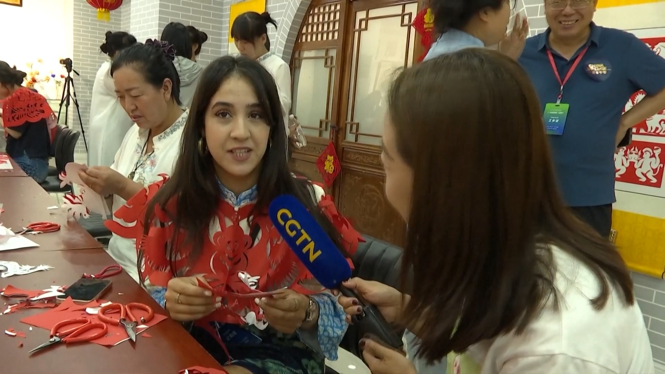 Mereka melakukan tur tiga hari di Kota Lyuliang untuk mendapatkan wawasan langsung mengenai sejarah panjang dan kekayaan budayanya