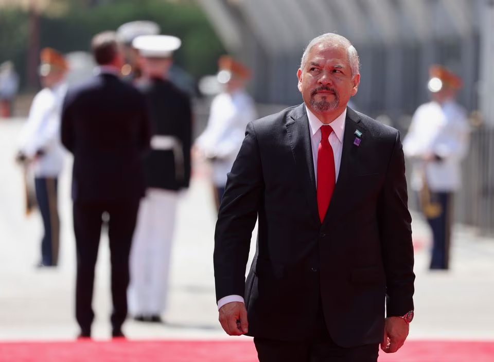 keputusan tersebut adalah karena alasan pragmatis