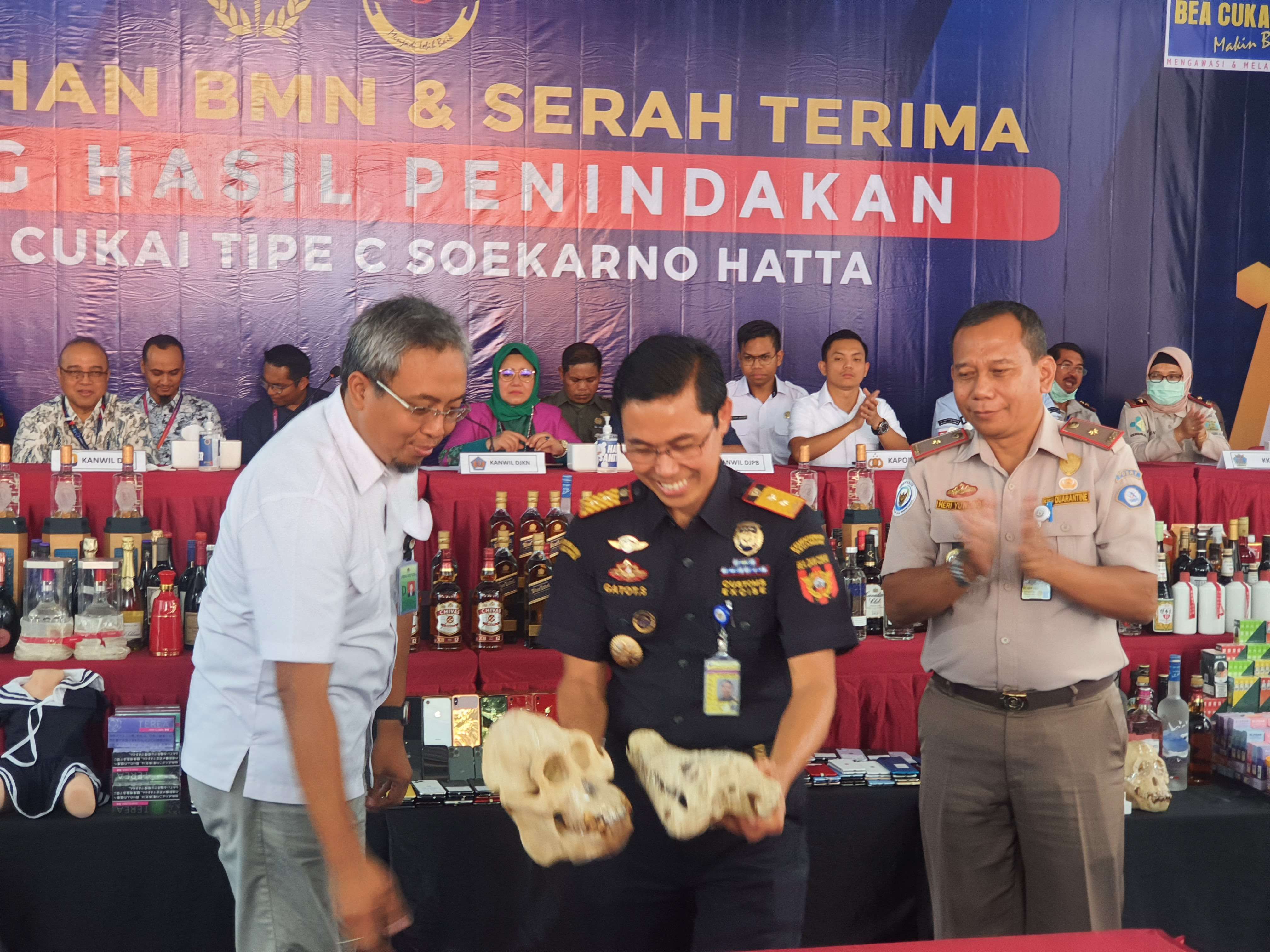 Bea Cukai melaksanakan pemusnahan Barang Milik Negara (BMN)