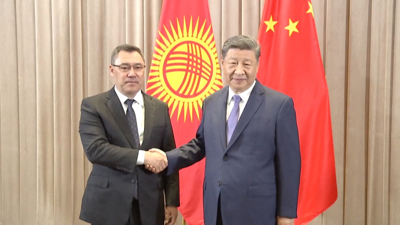 Saat bertemu dengan Presiden Kirgistan