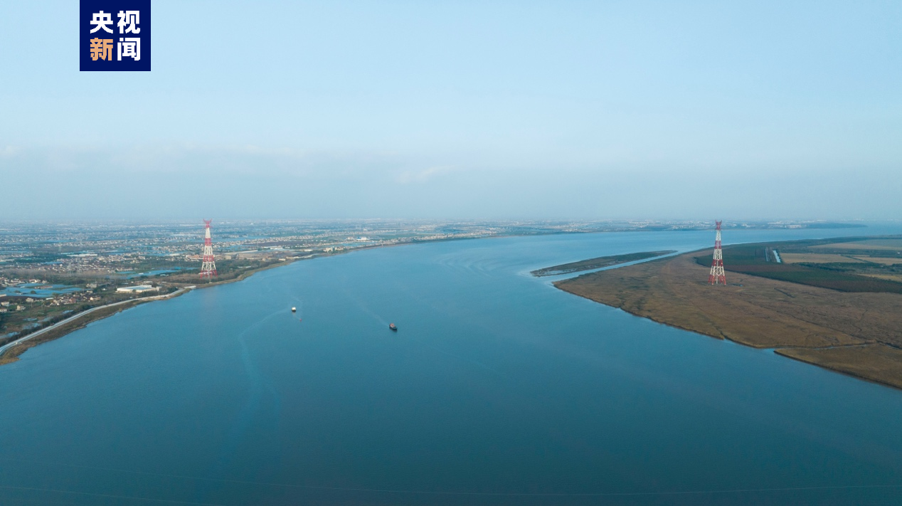 Panjang total penyeberangan Sungai Yangtze adalah 2