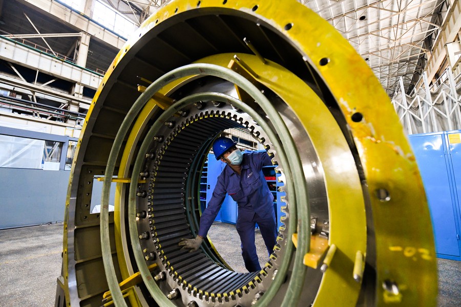 Ekonomi industri Tiongkok menunjukkan tanda-tanda pemulihan yang lebih positif terlepas dari penurunan laba dalam sembilan bulan pertama tahun ini