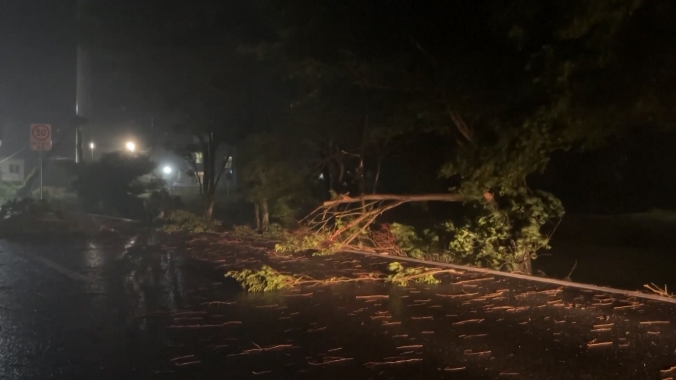 Topan Podul Bawa Hujan Lebat di Seluruh Tiongkok