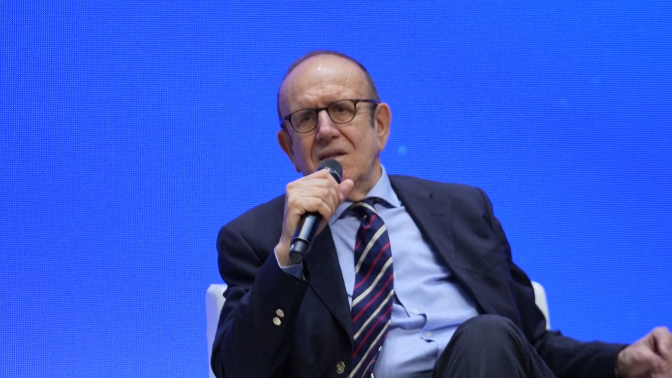 Eks Pejabat PBB: Pertumbuhan Ekonomi Tiongkok yang Pesat Membuat Eropa Kesulitan Beradaptasi