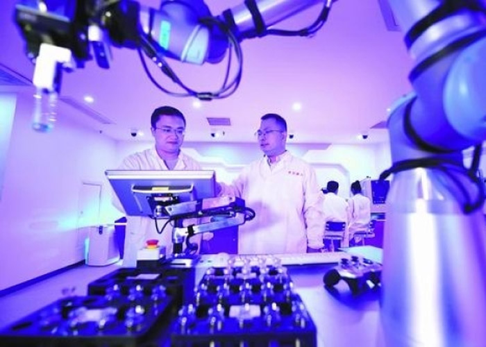 Tim peneliti Tiongkok menghadirkan sebuah sistem kecerdasan buatan (artificial intelligence atau AI) untuk memfasilitasi penelitian dan eksperimen kimia