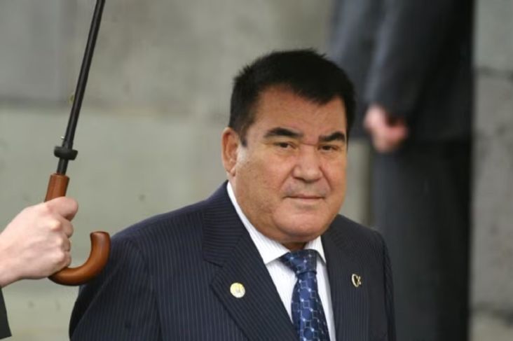 Niyazov tercatat sebagai satu-satunya presiden di dunia yang menerapkan kebijakan murah hati tersebut