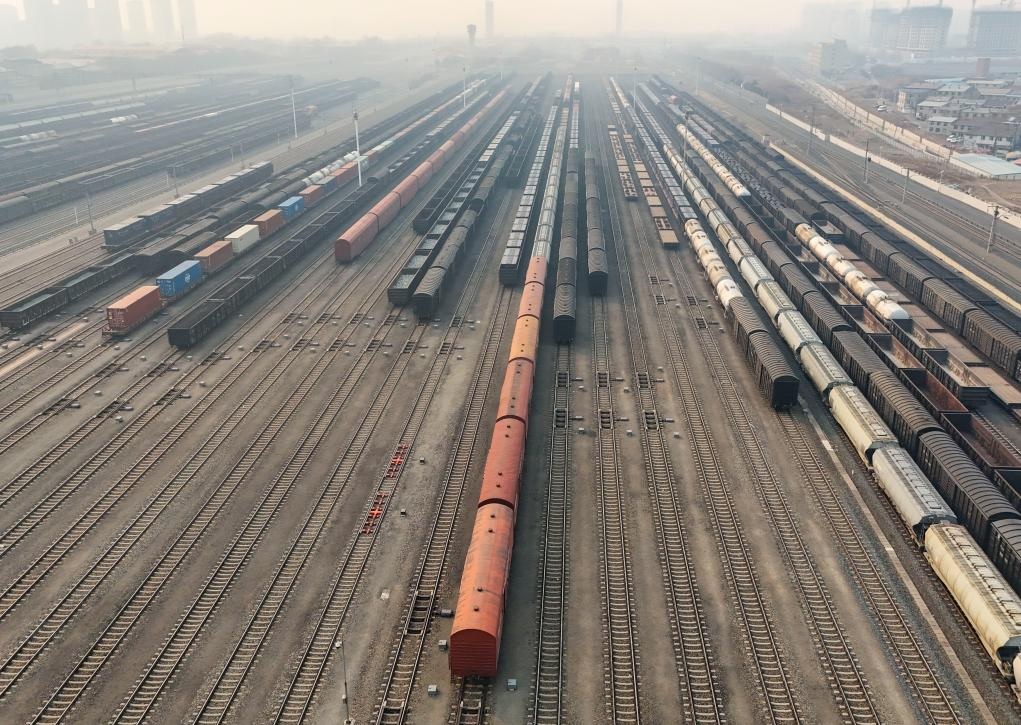 Kereta api Mendukung Pertanian Musim Semi dengan Transportasi Cepat di Heilongjiang