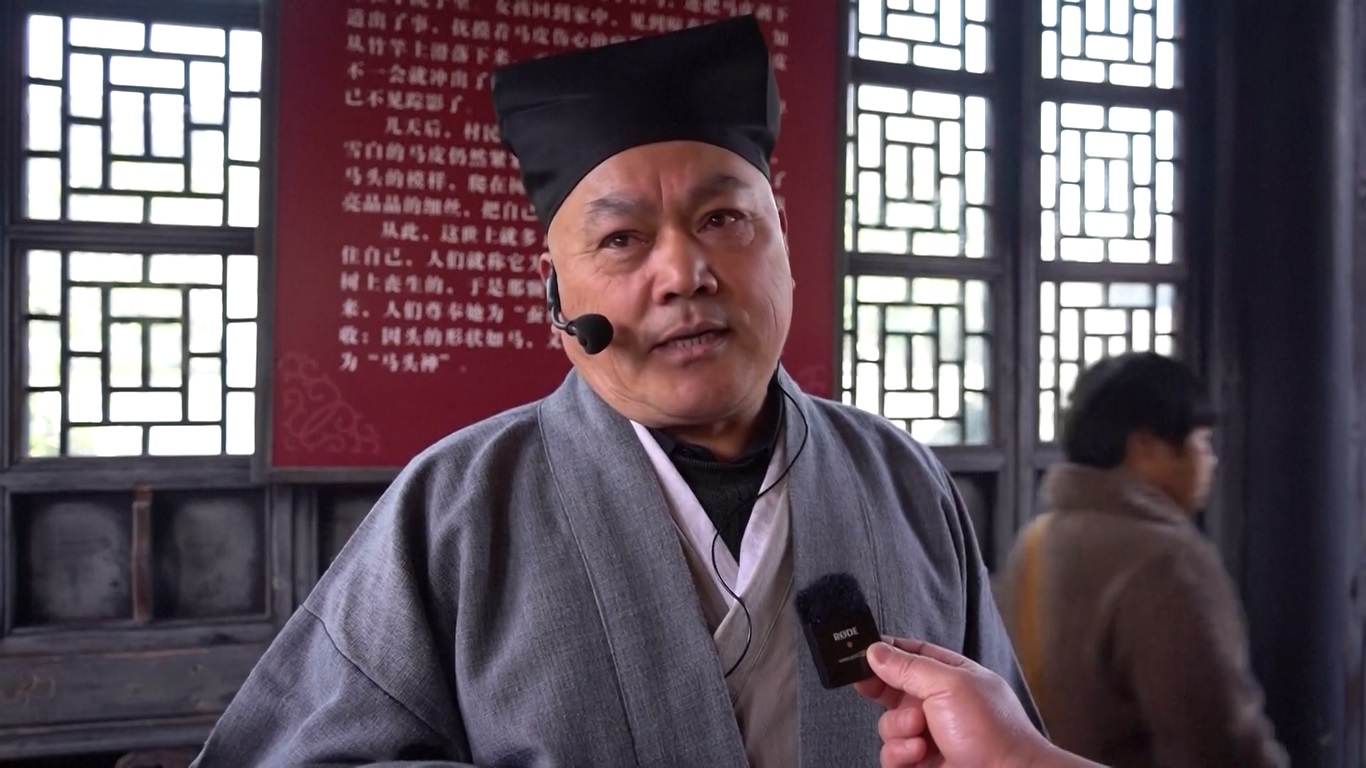 Zhejiang merayakan festival kuno tersebut dengan berbagai acara rakyat yang berakar pada serikultur