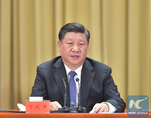 Sambil memuji para penerima penghargaan sebagai teladan rakyat dan pilar negara