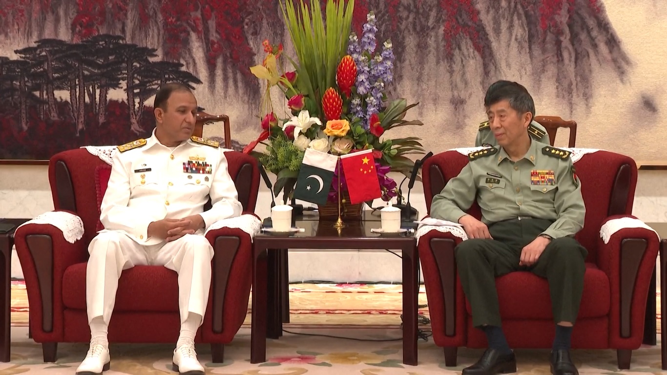 Li mengatakan bahwa Presiden Xi Jinping sangat mementingkan hubungan bilateral dan bertemu dengan Perdana Menteri Pakistan