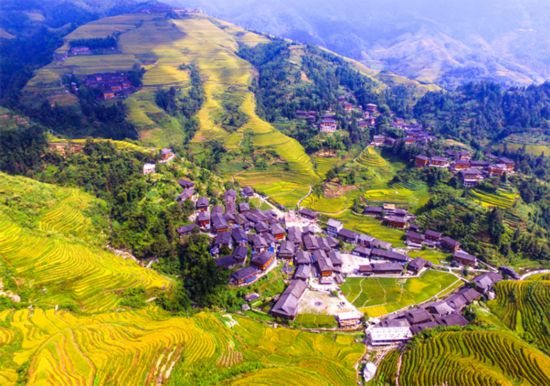Berkat keseimbangan pariwisata dengan industri