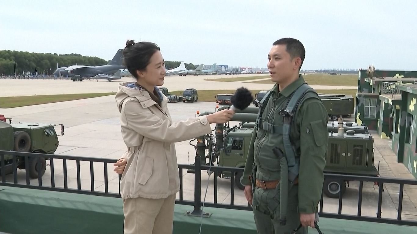 Pilot J-20: Sorak Sorai Penonton di Changchun Air Show Membuat Saya Merasa sangat Bangga