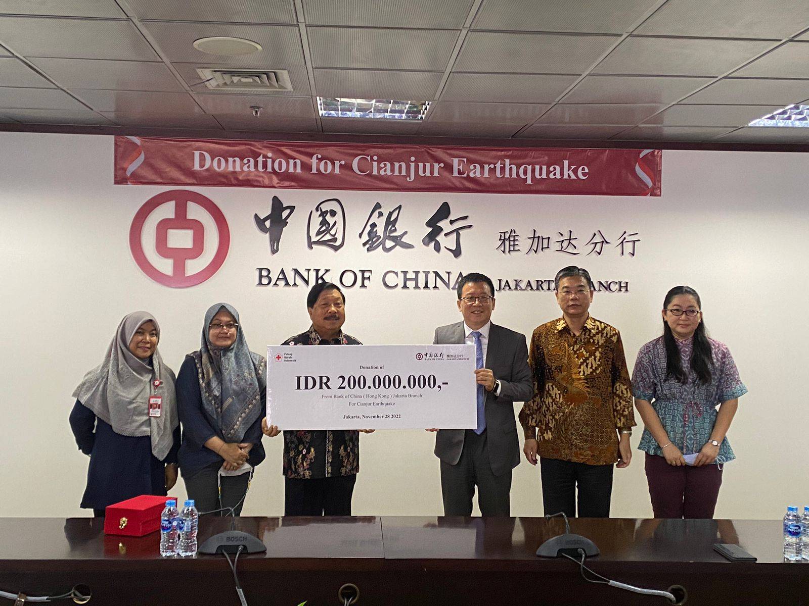 Bank of China (BOC) atau Bank Tiongkok cabang Jakarta memberikan donasi sebesar Rp200 juta