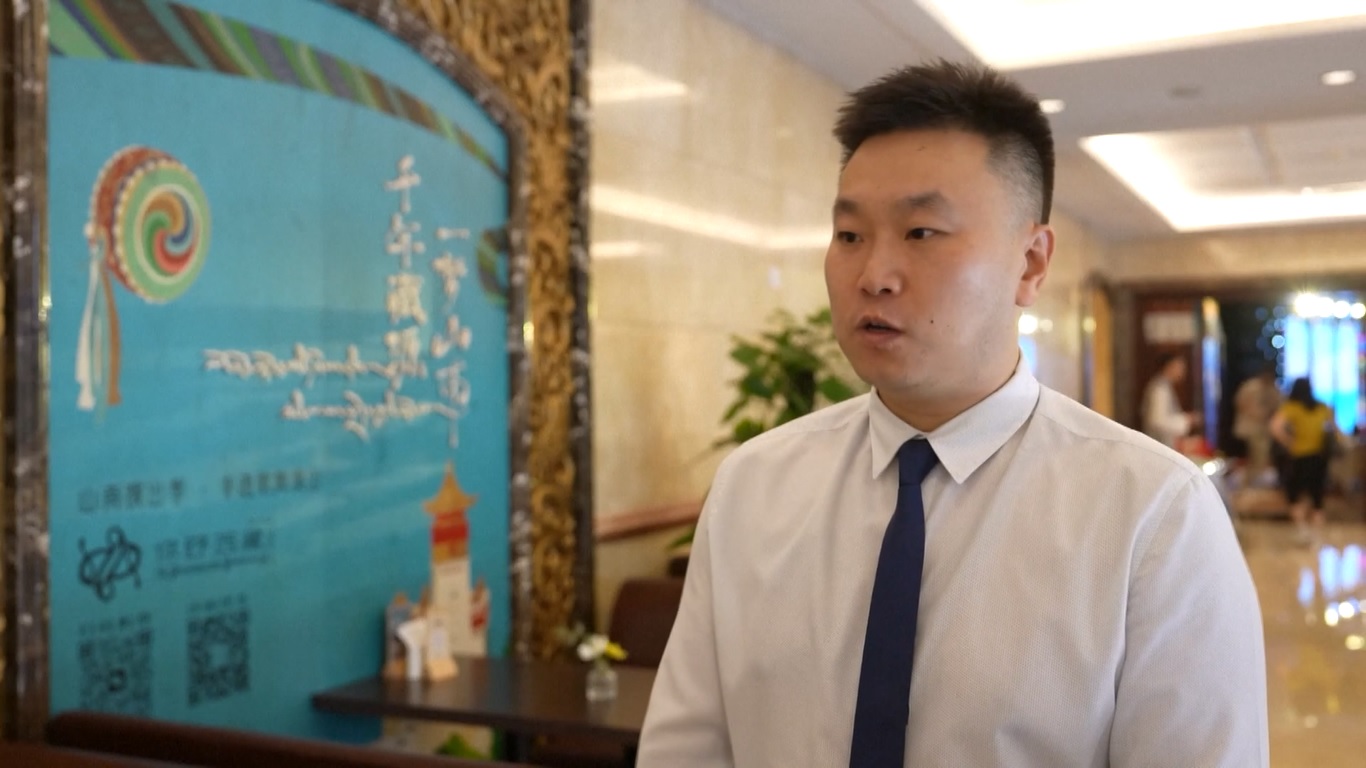 Seniman Tibet Promosikan Budaya Etnis yang Berbeda dengan Pendekatan Inovatif