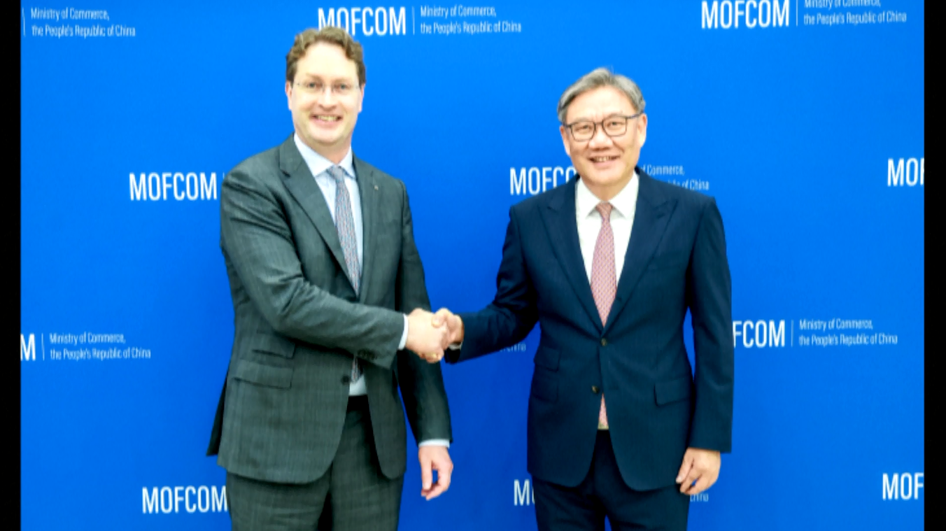Menteri Perdagangan Tiongkok Bertemu dengan Ketua Kelompok Industri Produsen Mobil Uni Eropa