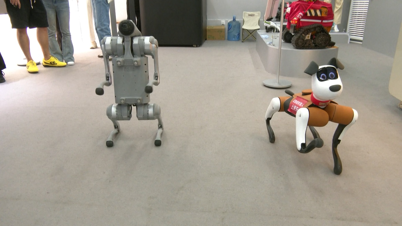 Barang Dagangan Bertenaga AI Picu Lonjakan Penjualan di Tiongkok pada Pertengahan Tahun 2025