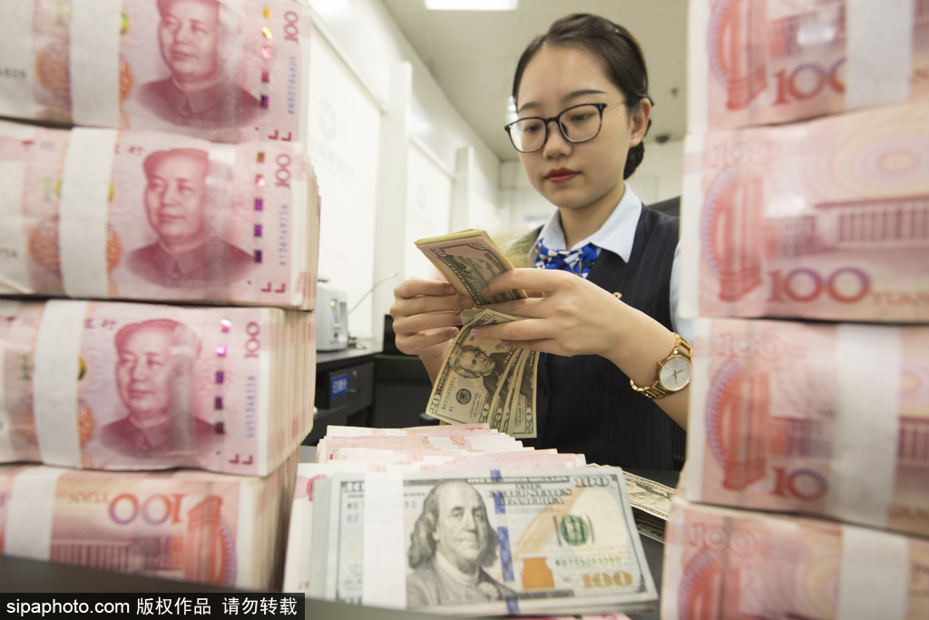 Reverse repo adalah proses di mana bank sentral membeli sekuritas dari bank komersial melalui penawaran