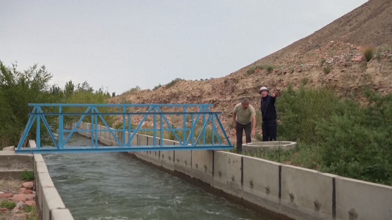 Proyek itu telah meredakan kekurangan air bagi ribuan petani di sebuah desa di Kirgistan utara