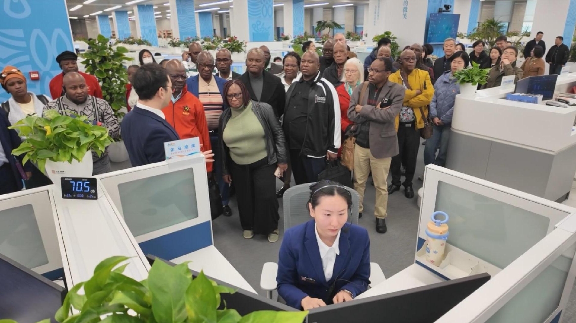 Layanan Hotline Warga Beijing Memukau Pengunjung Internasional dengan mModel Tata Kelola Perkotaan yang Fokus pada Masyarakat