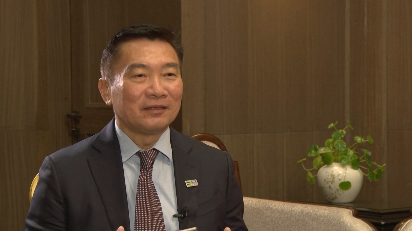 Loh mengatakan dalam sebuah wawancara bahwa investor internasional menghargai potensi pasar modal Tiongkok mengingat fluktuasi ekonomi global