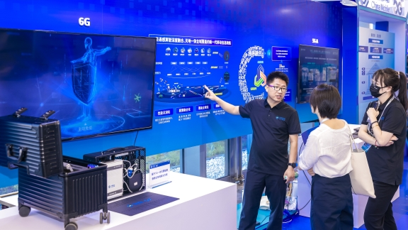 Standar 6G diperkirakan akan ditetapkan pada tahun 2025 hal tersebut dikatakan oleh Wang Zhiqin pemimpin kelompok promosi 6G Tiongkok dan wakil direktur Akademi Teknologi Informasi dan Komunikasi Tiongkok