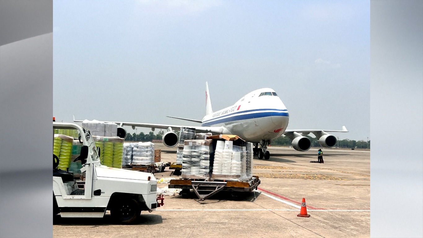 Pasokan bantuan tersebut meliputi 266 tenda