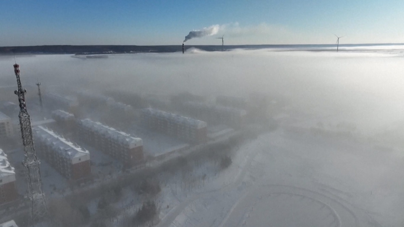 Cuaca dingin ekstrem menyebabkan uap air di udara mengembun