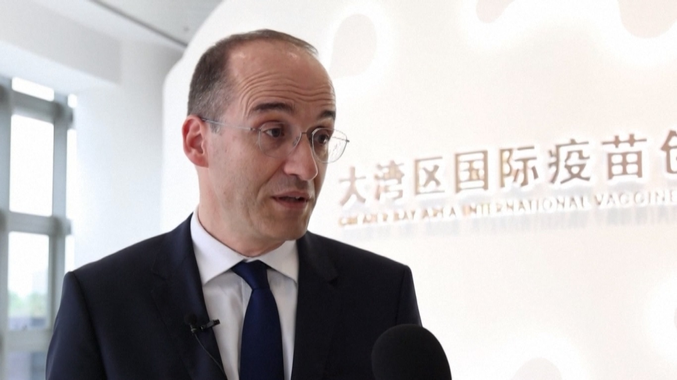 Dengan penyederhanaan proses bisnis