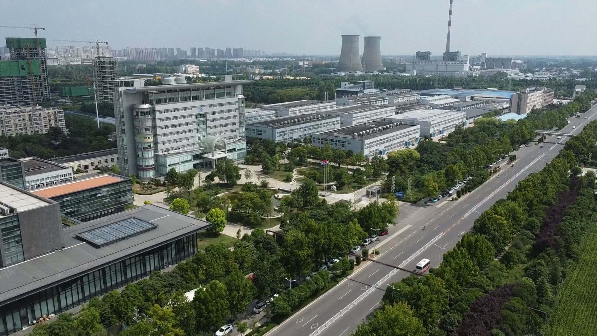 Industri wig telah menjadi pendorong utama perdagangan luar negeri Provinsi Henan di Tiongkok tengah dengan Afrika