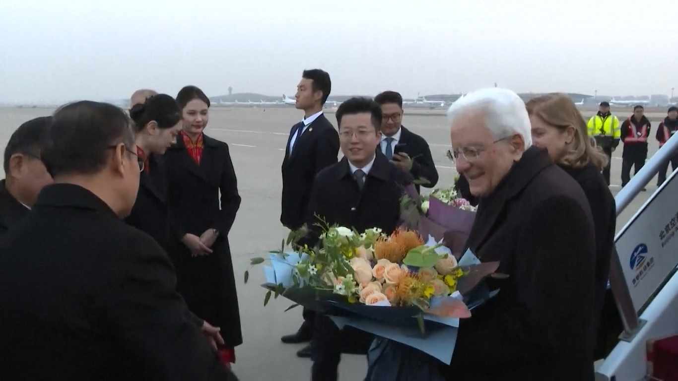 Selama kunjungan ini Mattarella dan Xi akan mengadakan pembicaraan dengannya untuk menyusun cetak biru bagi pengembangan hubungan Tiongkok-Italia di masa mendatang