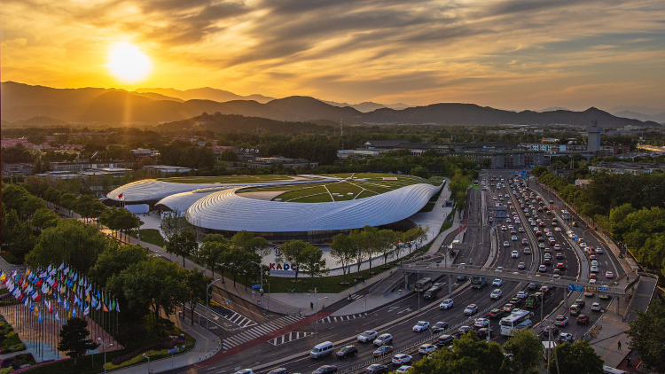 Sektor swasta telah menjadi bagian penting perekonomian negara mendorong inovasi lapangan kerja dan pertumbuhan ekonomi secara keseluruhan