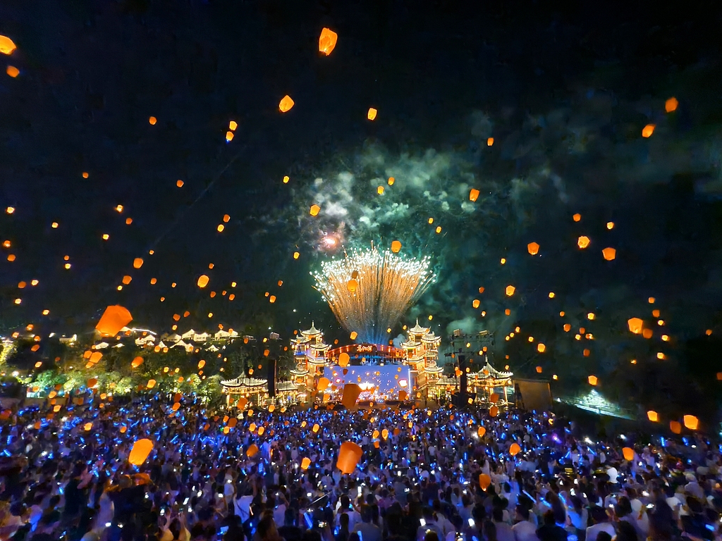 Seribu lentera menerangi Desa Gexian di Jiangxi