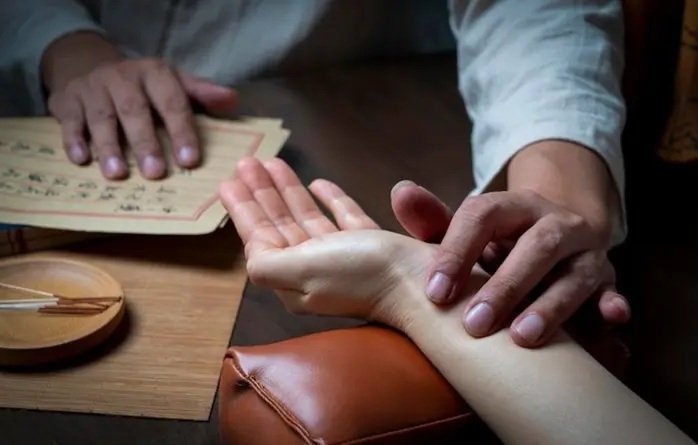 Tiongkok Luncurkan Penindakan Terhadap Praktik Ilegal Di Sektor Pengobatan Tradisional (TCM)