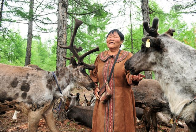 Etnis Ewenki di Tiongkok merupakan suku yang biasa berburu di hutan