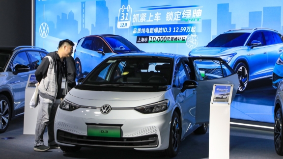 SAIC sangat kecewa dengan keputusan Komisi Eropa Langkah-langkah yang relevan tidak hanya melanggar prinsip-prinsip ekonomi pasar dan aturan perdagangan internasional