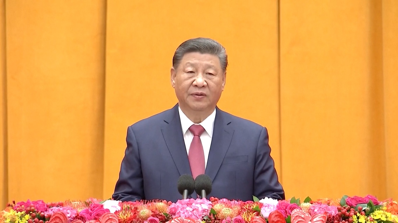 Ia pun mengajak seluruh rakyat Tiongkok untuk bersama-sama menulis babak baru modernisasi Tiongkok di Tahun Ular