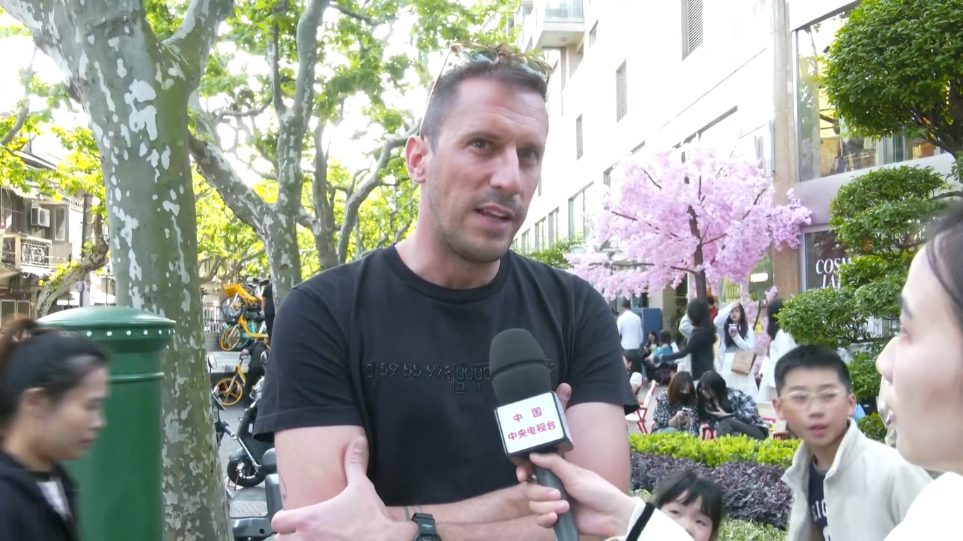 Turis asing saat ini lebih menyukai pengalaman wisata yang lebih intim di kota-kota Tiongkok dengan menjelajahi lingkungan sekitar dan taman dengan berjalan kaki dan bersepeda