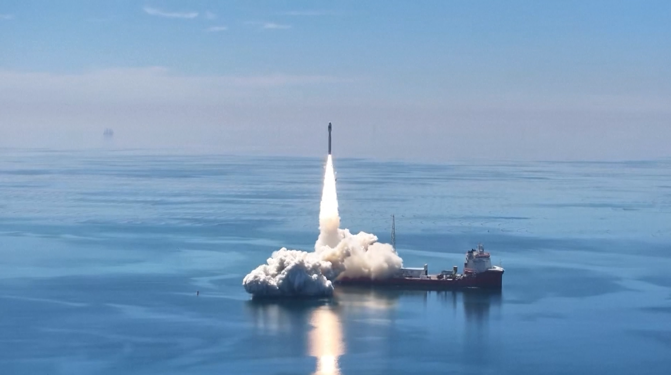 Tiongkok Luncurkan 2 Satelit Hiperspektral Baru ke Orbit dari Laut
