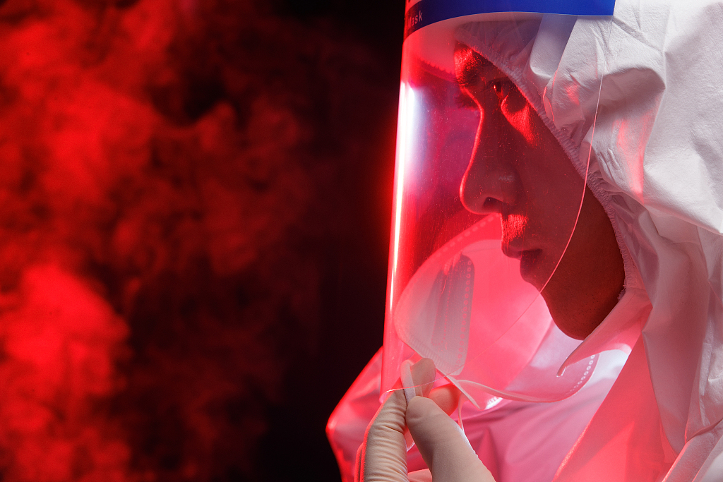 Sejak pandemi Covid-19 merebak Tiongkok melaporkan informasi wabah kepada WHO dan negara-negara dengan tepat waktu bahkan yang pertama memublikasikan informasi urutan genom membagikan pengalaman penanggulangan dan pengobatan ke berbagai pihak