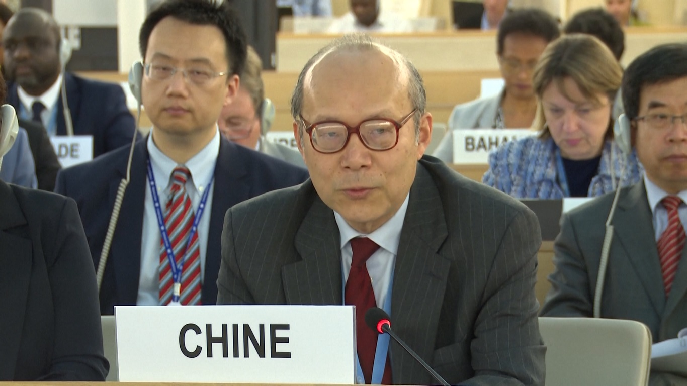 Tiongkok senantiasa mempertahankan jalan perkembangan HAM yang sesuai dengan keadaan negara dan memprioritaskan rakyat