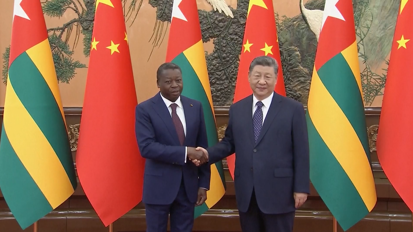 Xi Jinping Bertemu dengan Ketua Dewan Menteri Togo