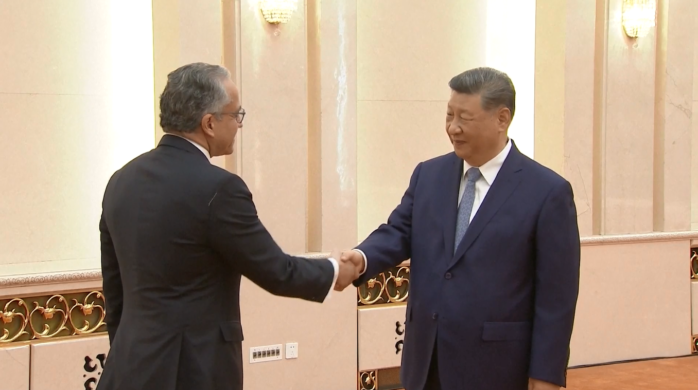 Xi Jinping Bertemu dengan Kepala UNESCO di Beijing