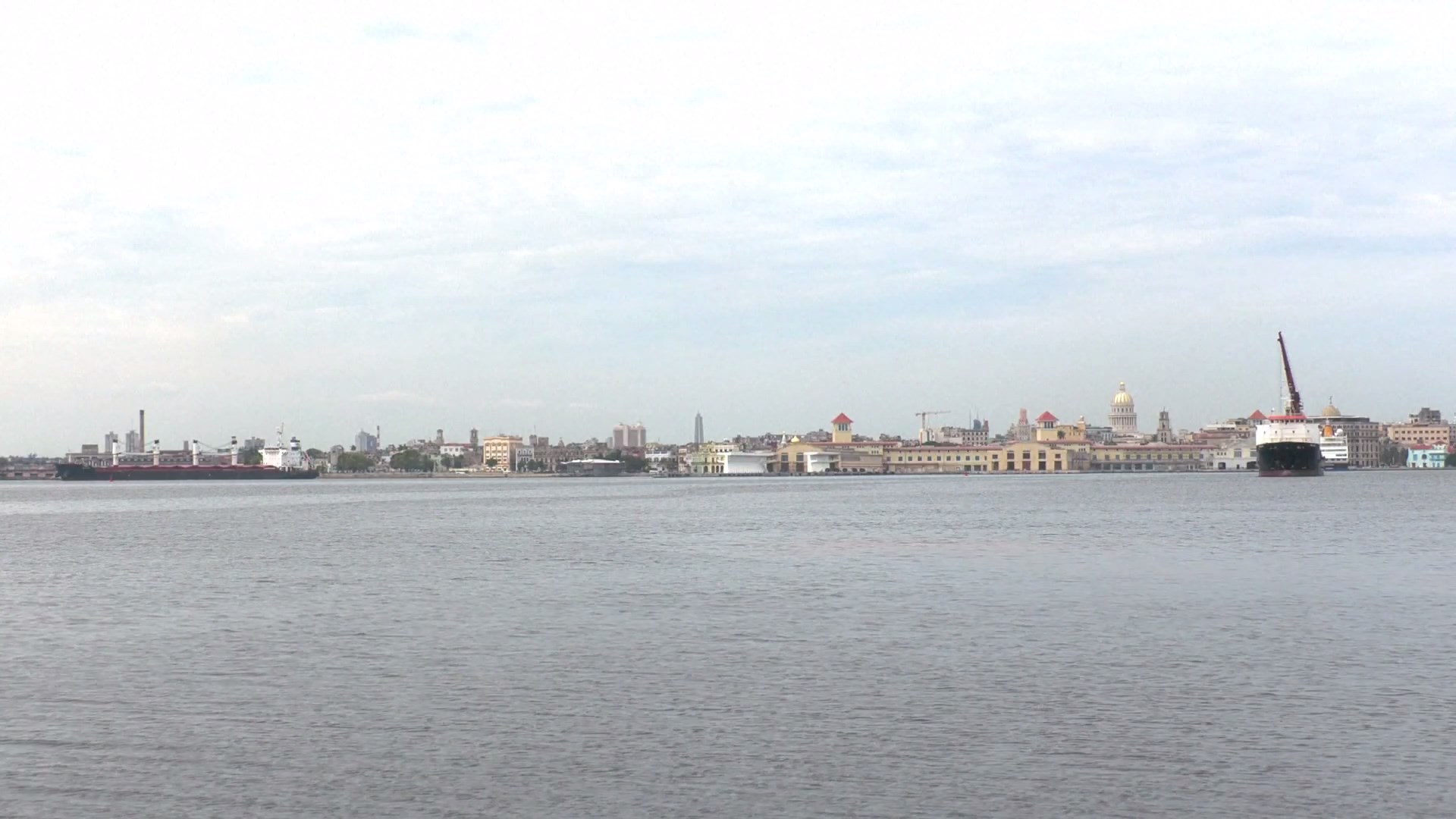 Dermaga kering terapung modern buatan Tiongkok di Kuba