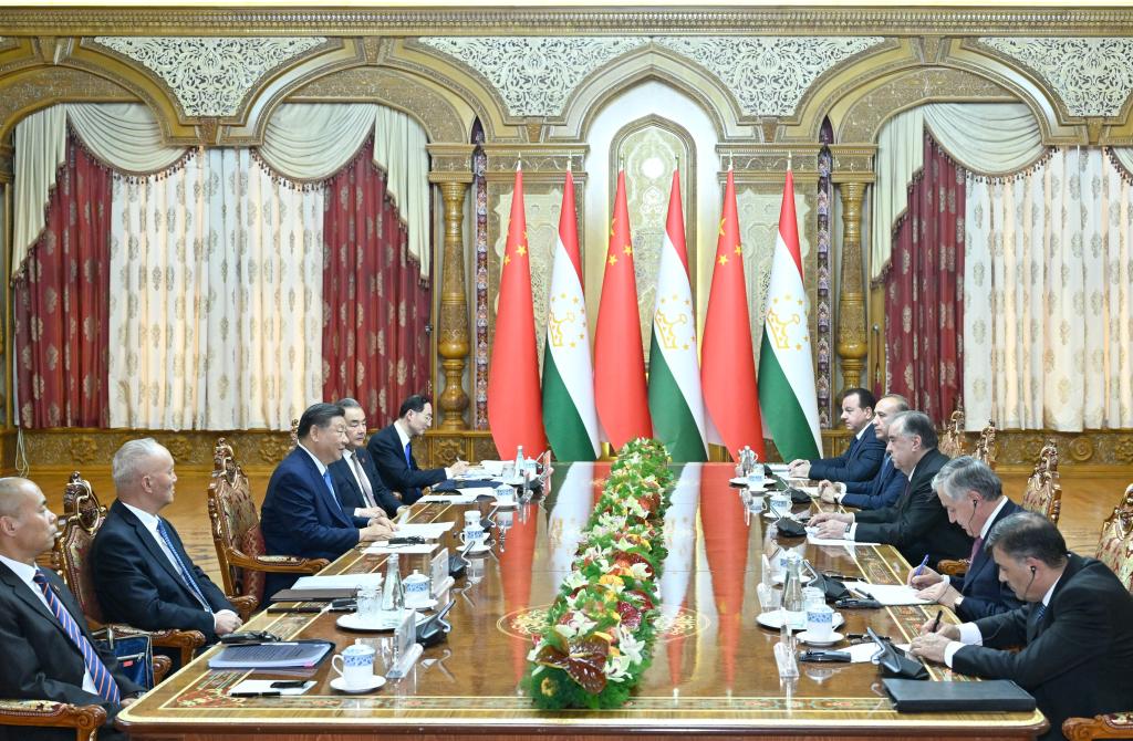 Dalam keadaan baru Tiongkok siap bekerja sama dengan Tajikistan untuk mengembangkan kemitraan kerjasama strategis yang komprehensif di era baru dan untuk membangun komunitas Tiongkok -Tajikistan dengan masa depan bersama dari titik awal yang lebih tinggi