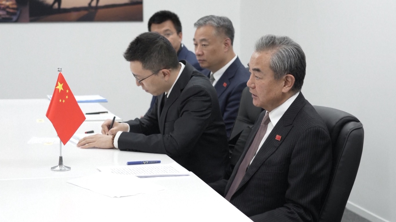 Pertemuan tersebut diadakan di sela-sela Pertemuan Menteri Luar Negeri Kelompok 20 (G20) di Johannesburg