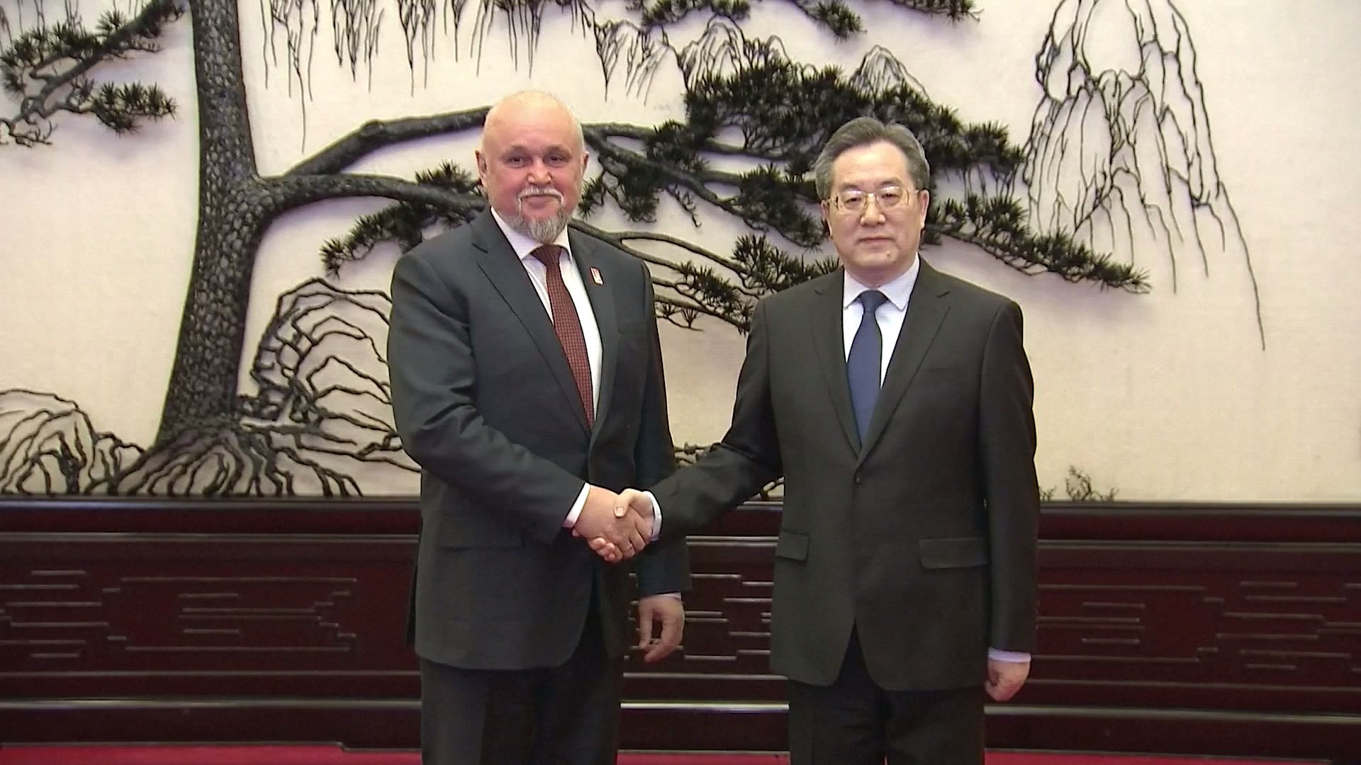 Tiongkok bersedia bekerja sama dengan Rusia untuk memperdalam kerja sama energi yang saling menguntungkan guna mendatangkan manfaat nyata bagi kedua negara dan rakyatnya