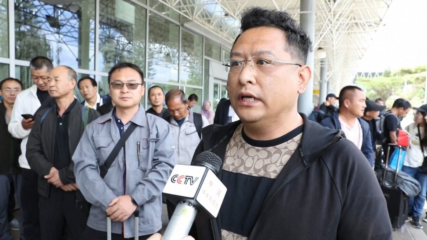 Mereka termasuk di antara gelombang kedua dan ketiga personel Tiongkok yang dievakuasi dari Sudan melalui Ethiopia di bawah bantuan Kedutaan Besar Tiongkok di Ethiopia