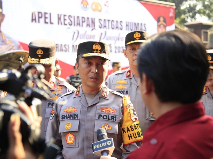 Polri juga akan mengeluarkan diskresi untuk menerapkan kebijakan contraflow jika terjadi kepadatan kendaraan di ruas jalan tol