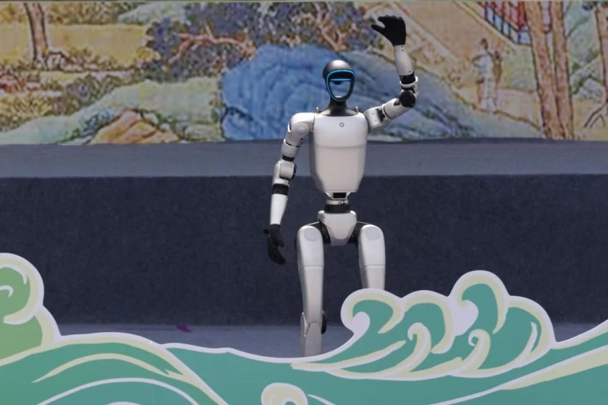 Sekitar 1000 tamu dan wisatawan berpartisipasi dalam acara tersebut